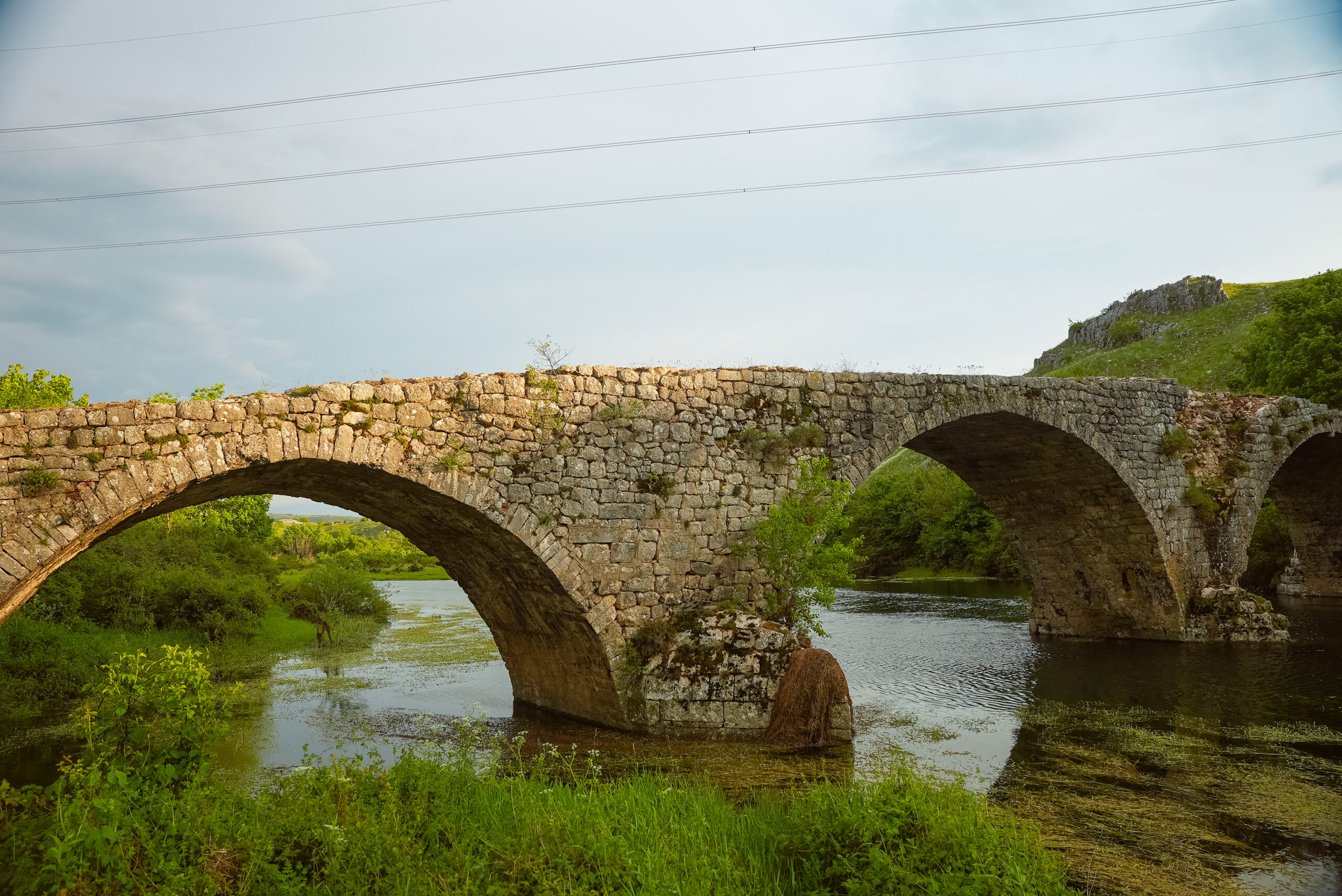 Village Bratac_Ovčiji brod stone arch bridge